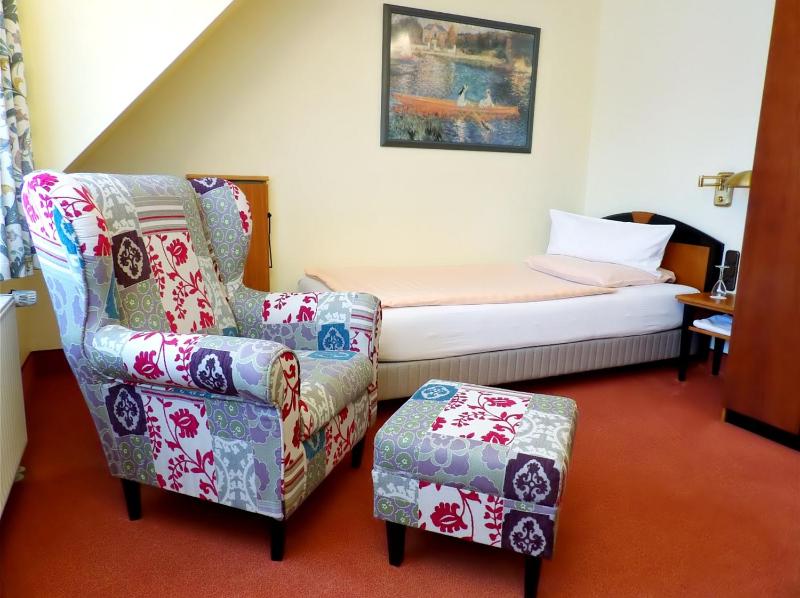 Standard Single Room image 4