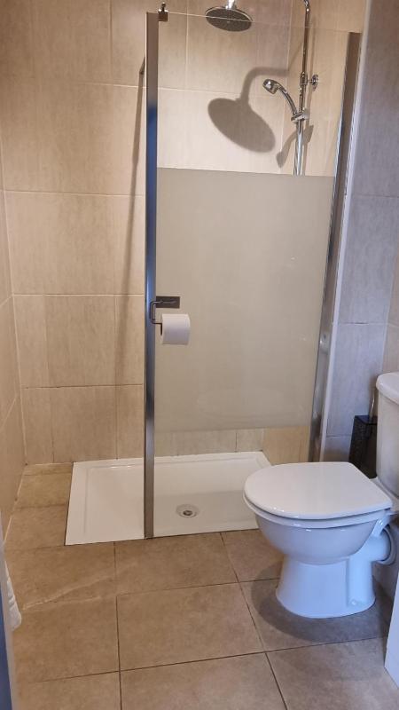 Deluxe Double Room with Shower image 2