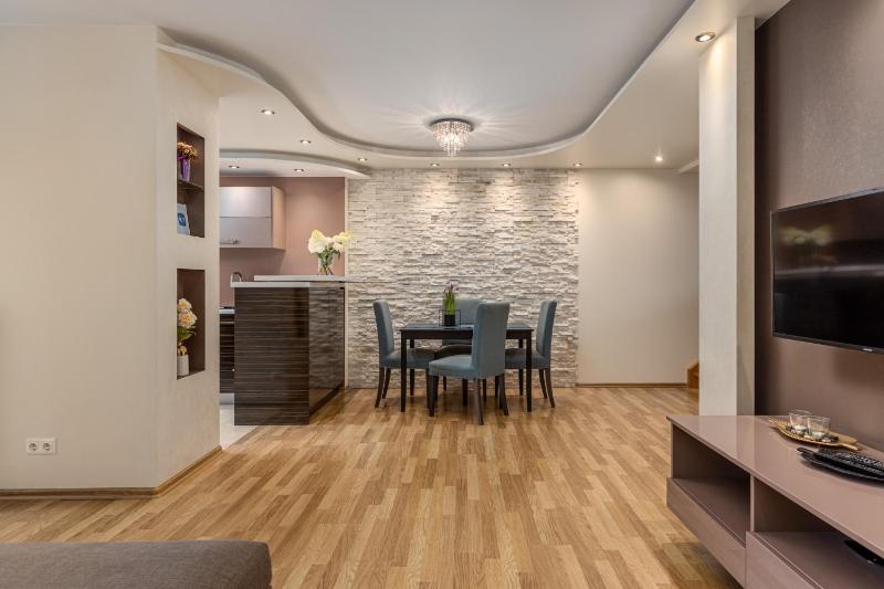 Studio Apartment image 2