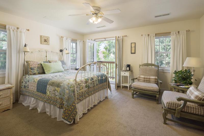 Sunflower Hill Inn - image 34