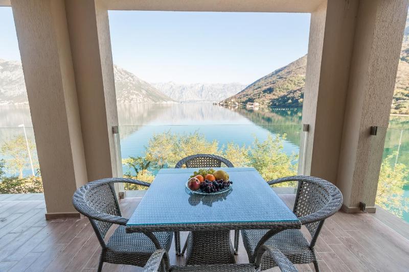Apartment with Sea View image 3