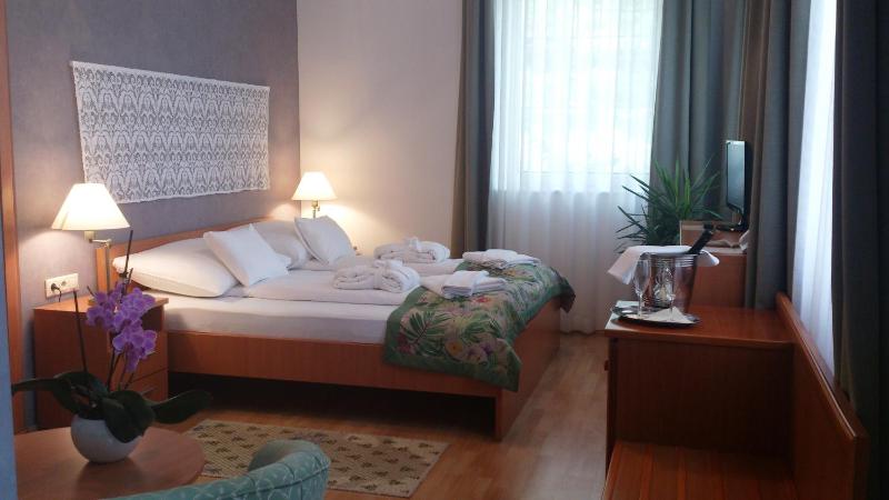Superior Double Room image 1