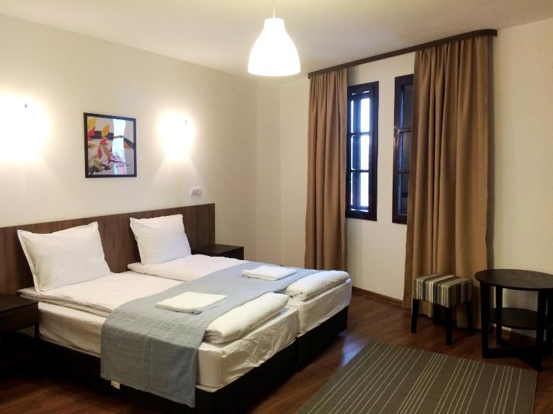 Double or Twin Room image 3
