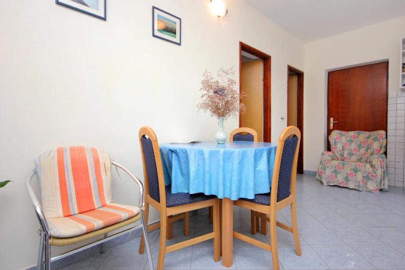 One-Bedroom Apartment with Terrace image 4