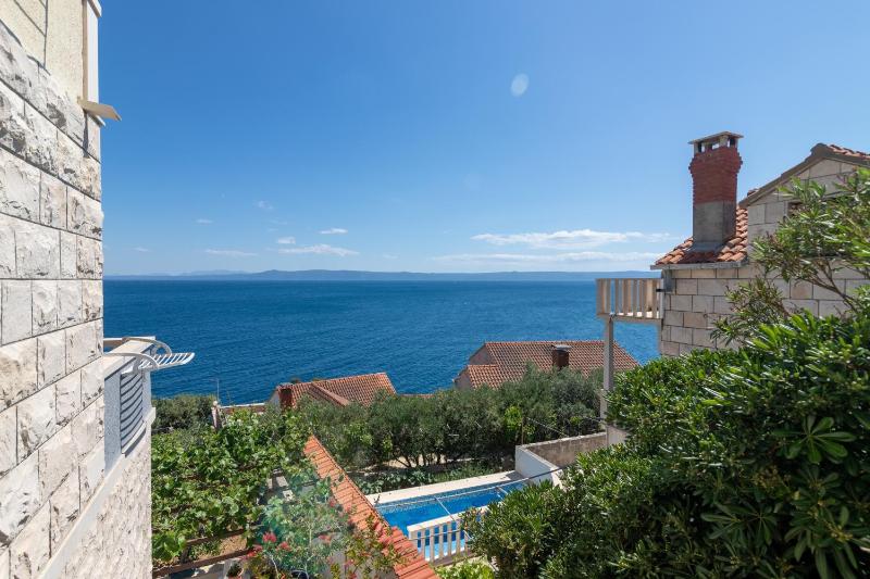 Two-Bedroom Apartment with Terrace and Sea View image 2