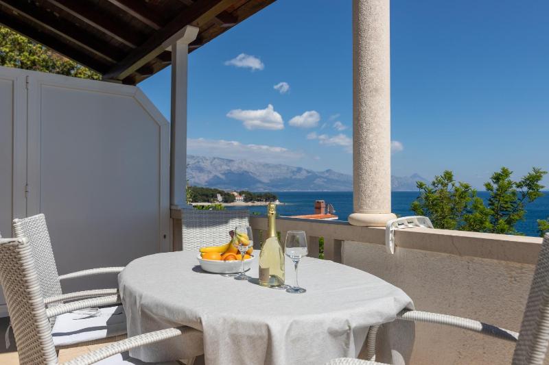 Two-Bedroom Apartment with Terrace and Sea View image 4