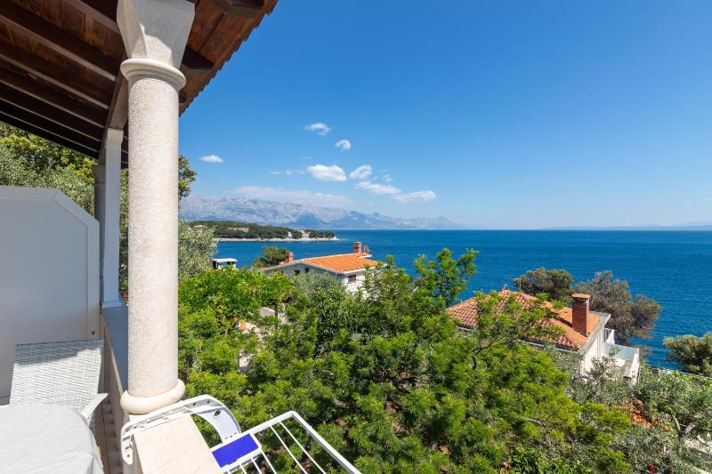 Two-Bedroom Apartment with Terrace and Sea View image 3