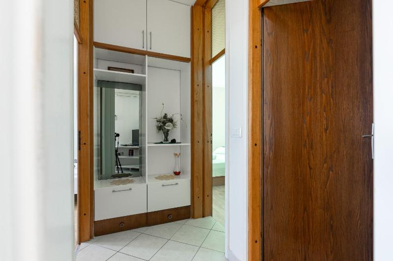 Two-Bedroom Apartment with Terrace and Sea View image 2