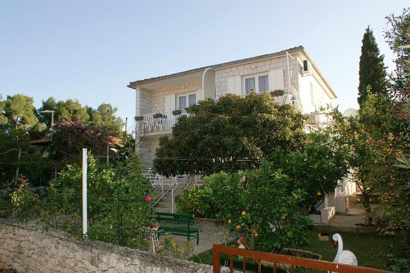 Apartments with a parking space Mirca Brac - 730 - image 20