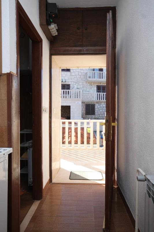 One-Bedroom Apartment with Balcony and Sea View image 2