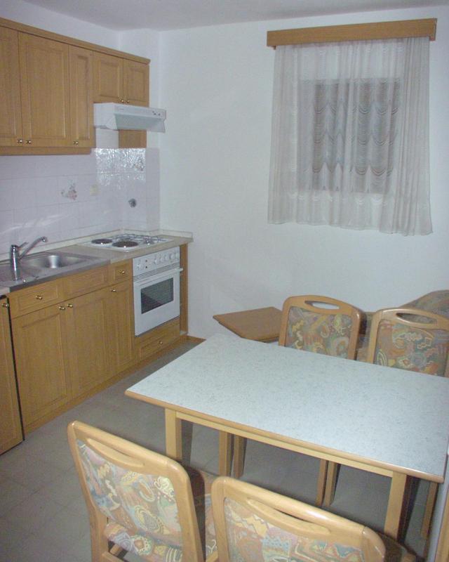 One-Bedroom Apartment with Terrace image 4