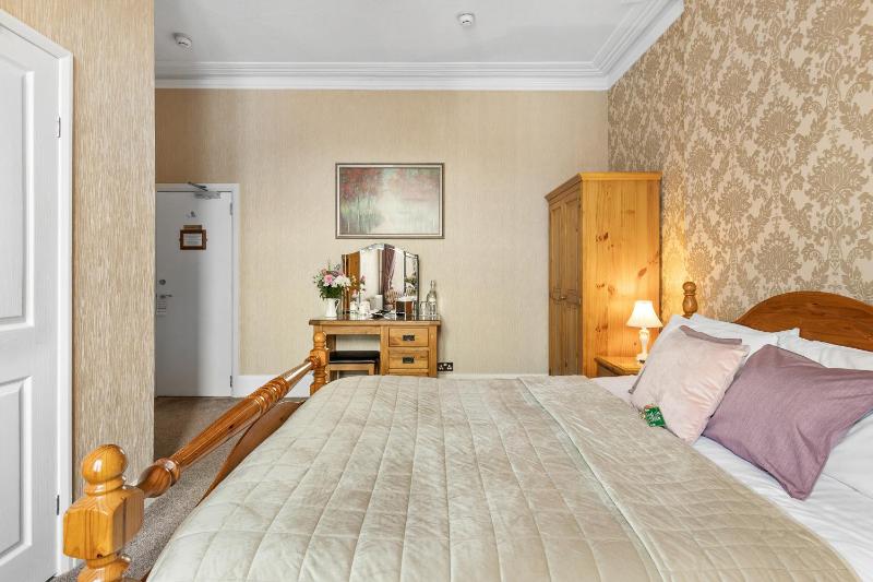 Kings Lodge - image 43