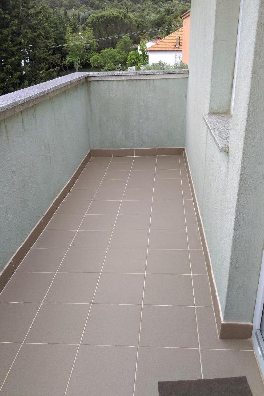 One-Bedroom Apartment with Balcony image 3