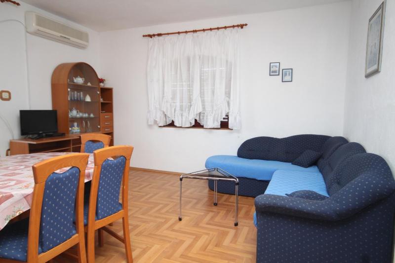 Two-Bedroom Apartment with Terrace and Sea View image 1
