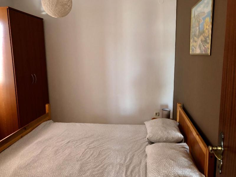 One-Bedroom Apartment with Balcony and Sea View image 4