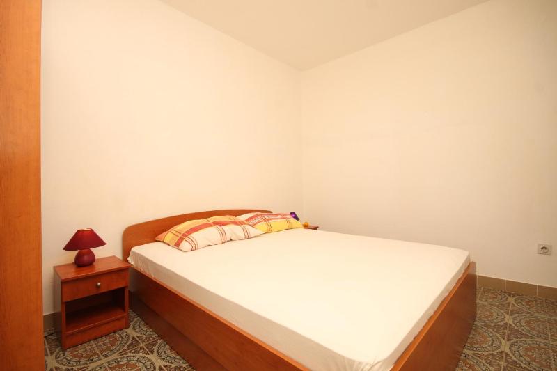 Twin Room image 4