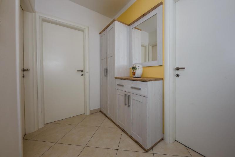Apartments with parking space Kastel Stari Kastela - 18812 - image 10