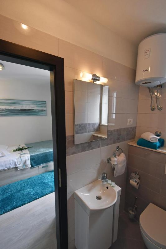 Apartments and rooms with WiFi Split - 18909 - image 7