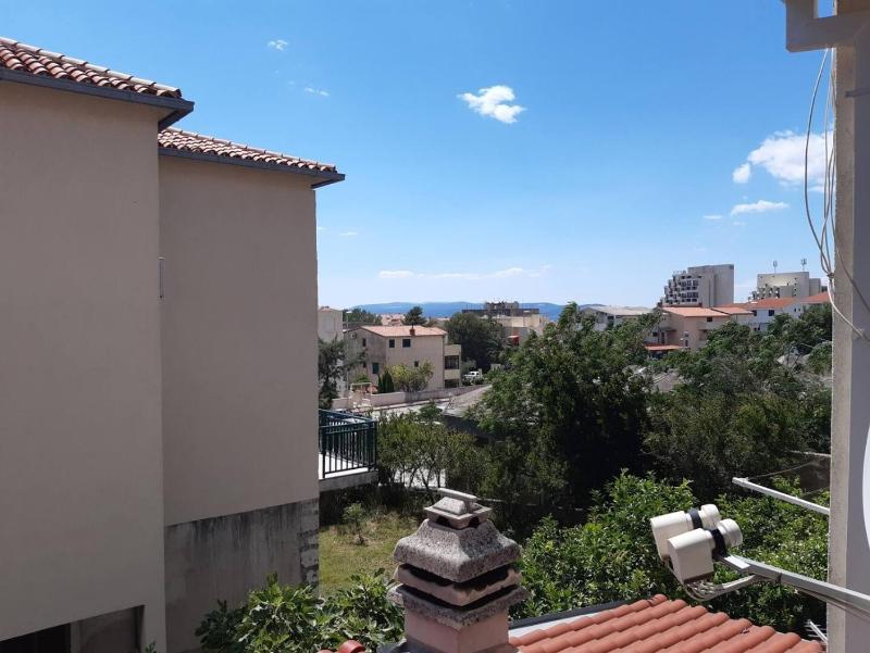 Apartments with hot tub Makarska - 18898 - image 5