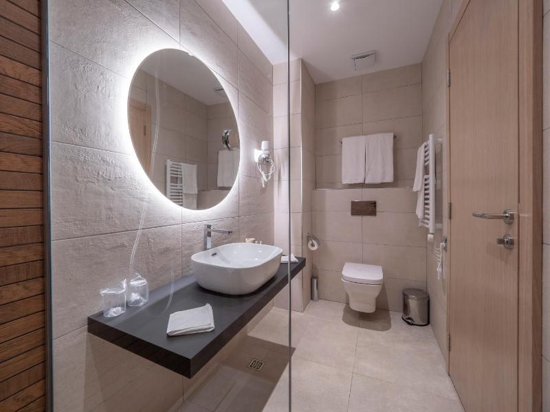Superior Double Room with Double Bed or with 2 Single Beds and Side Sea View image 2