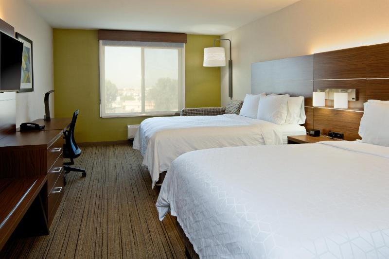 Standard Room with Two Queen Beds image 3