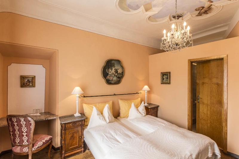 Double Room image 2