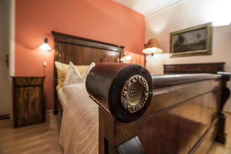 Double Room image 3