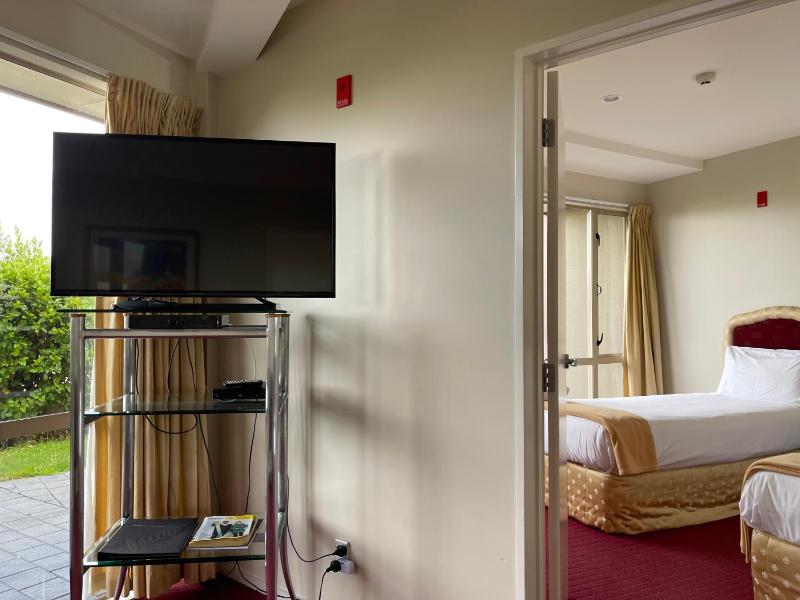 Chantillys Motor Lodge - image 27
