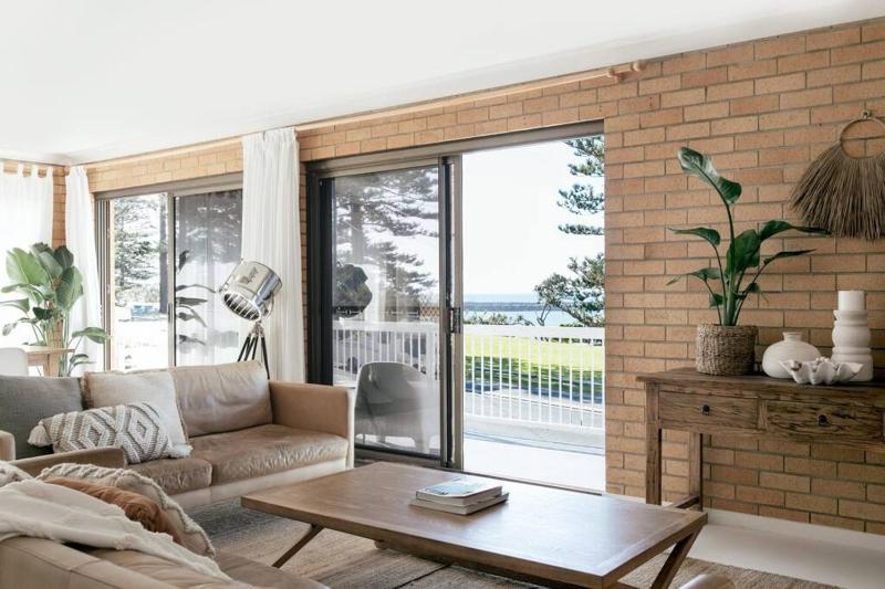 Burleigh Yamba - oceanstays Images