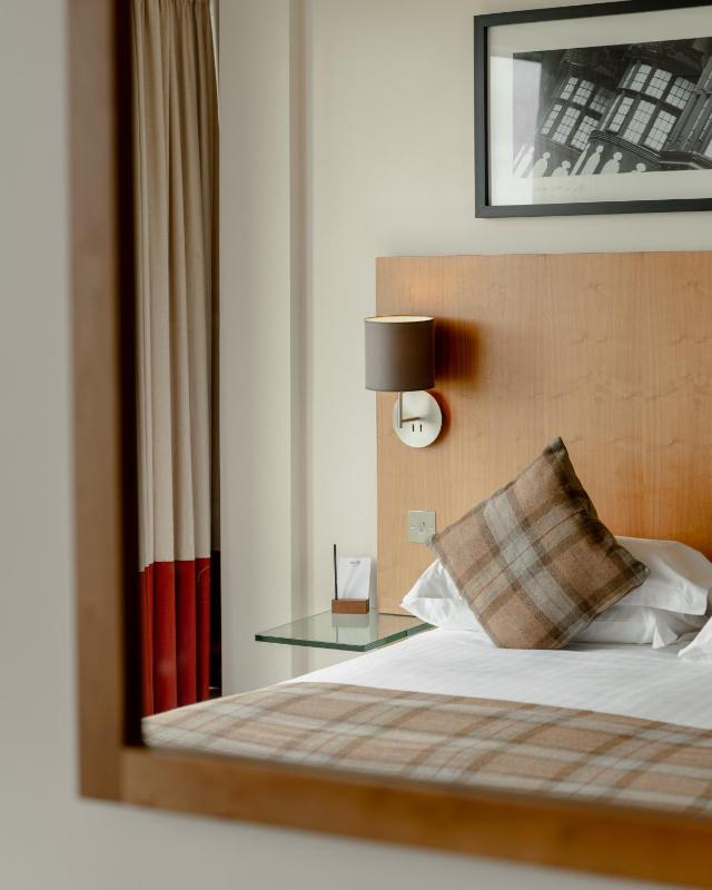 Standard Twin Room image 2