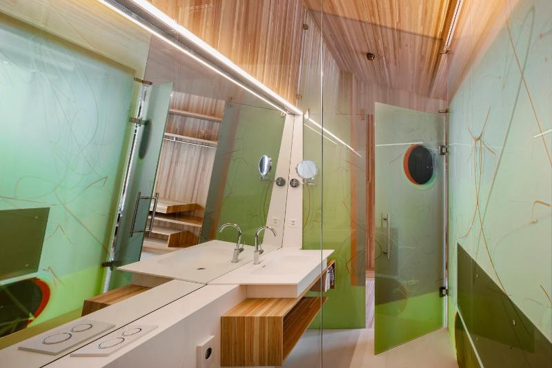 Deluxe Double Room (2 Adults + 1 Child) image 4