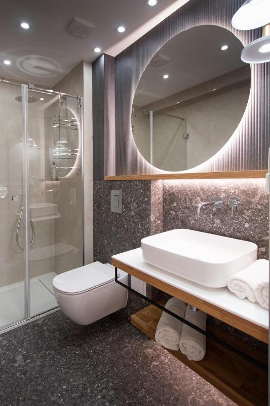 Deluxe Double Room image 4