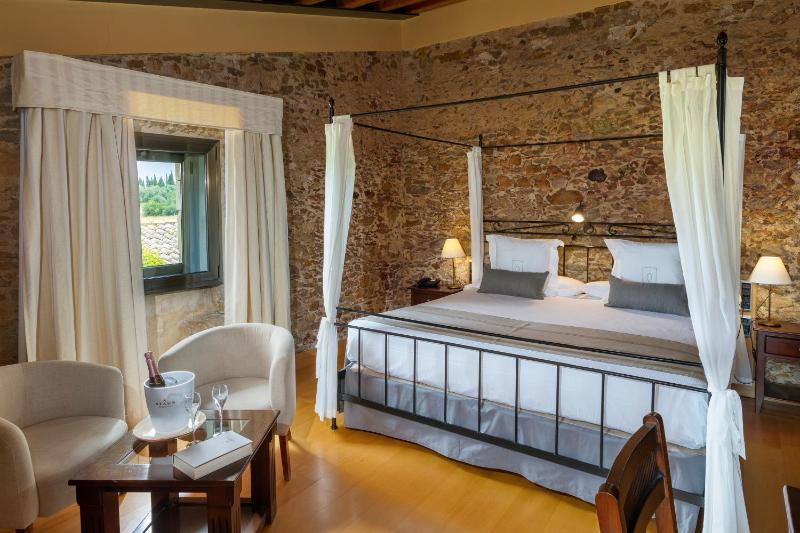 Suite Room (2 Adults) image 2