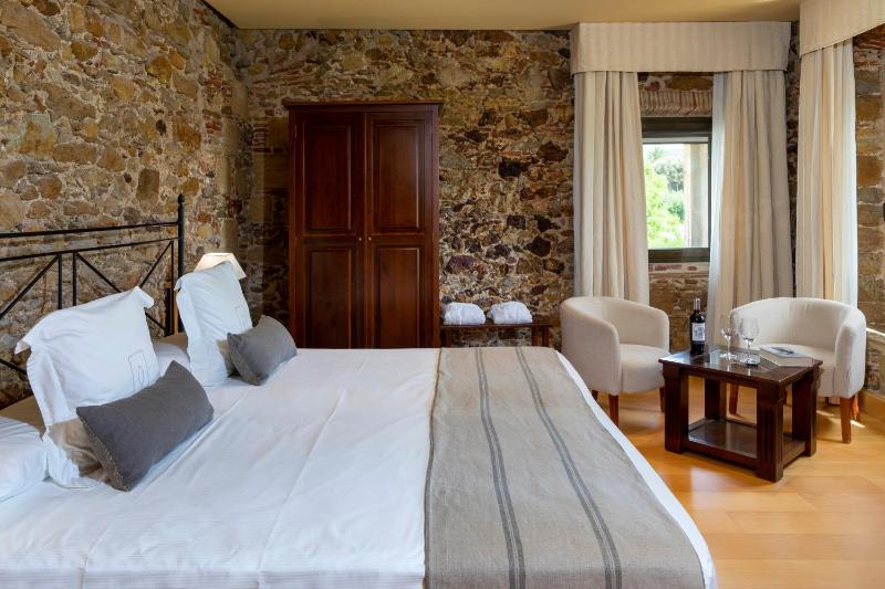 Superior Double or Twin Room image 4