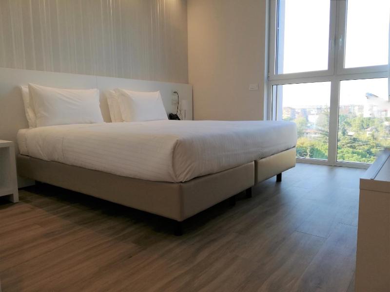 Single Room image 4