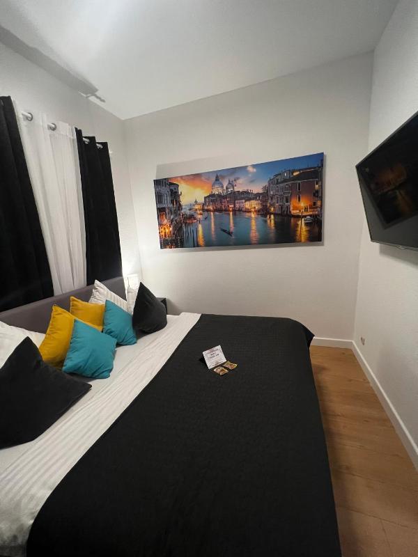 Family suite in the basement image 3