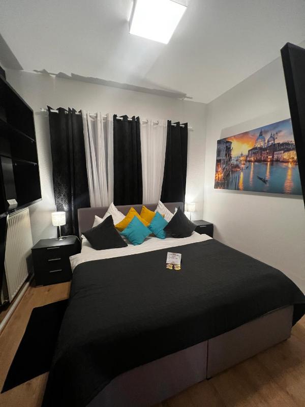 Family suite in the basement image 1