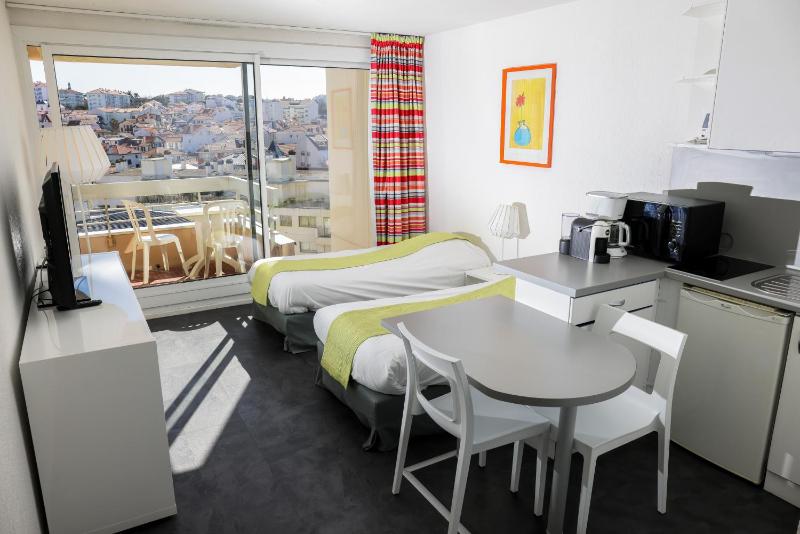 Studio City Side with Balcony image 1