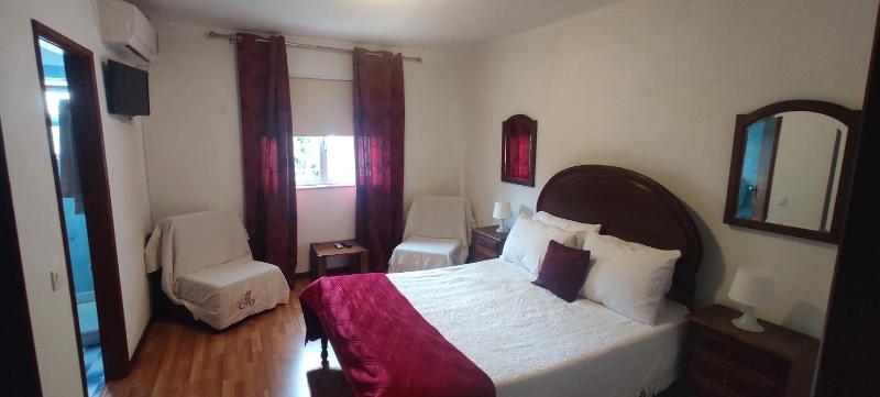 Double Room with Private Bathroom image 1