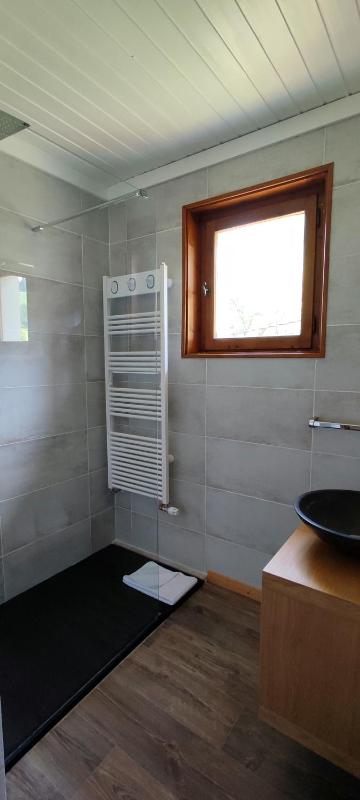 Twin Room with Private Bathroom image 3