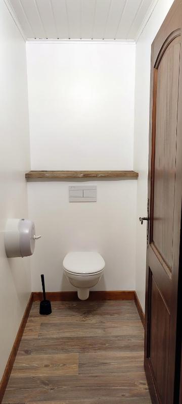 Twin Room with Private Bathroom image 2
