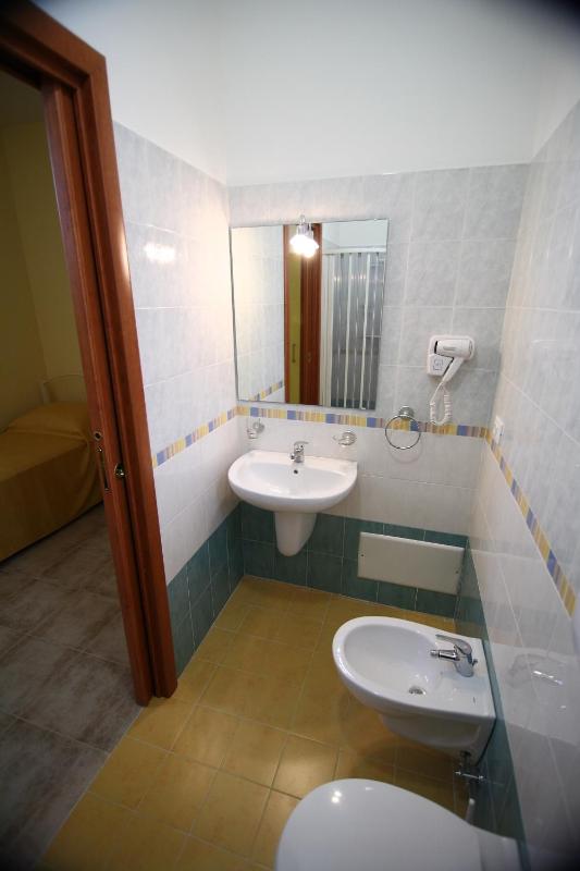Single Room image 1