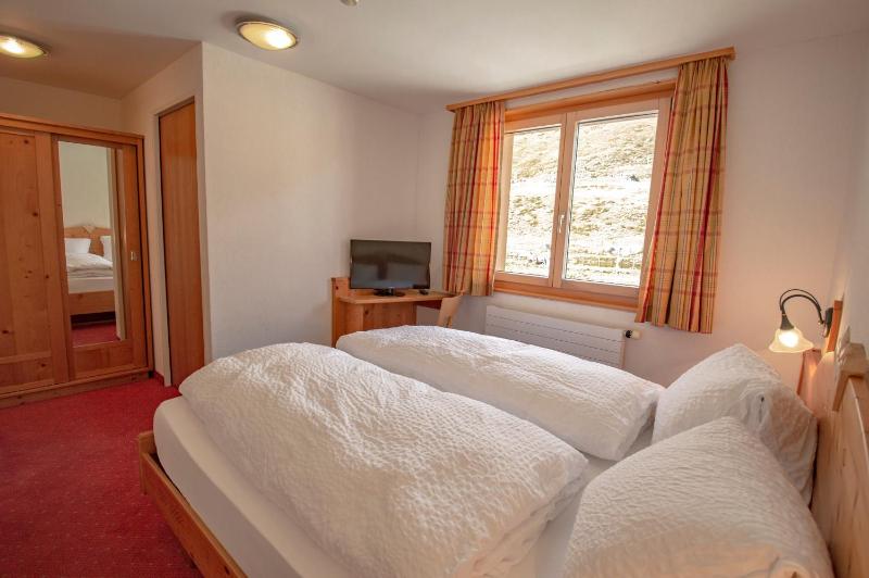 Double Room image 4
