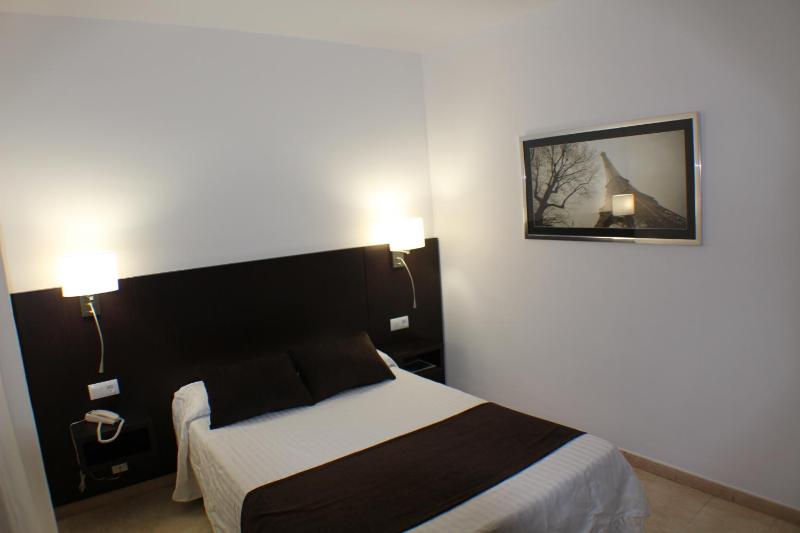 Double Room image 1