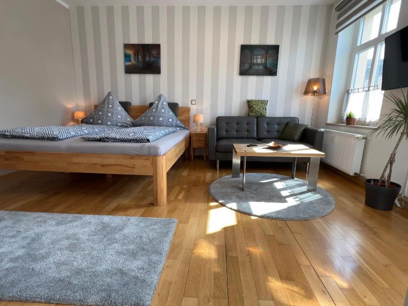 Double Room with Private Bathroom image 1