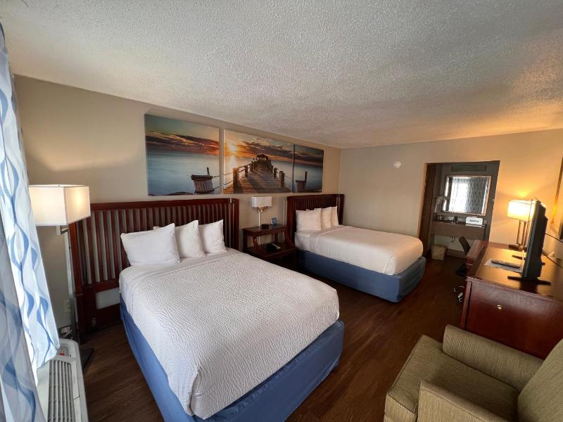 Double Room with Two Double Beds - Smoking image 1