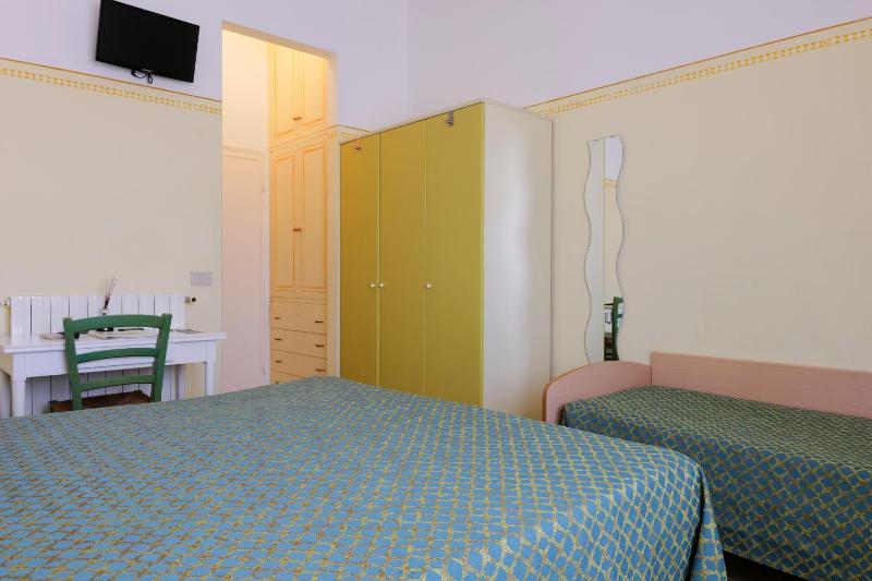 Triple Room image 2