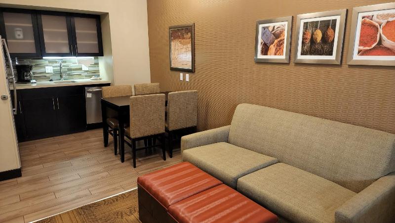 Studio Suite with Two Queen Beds image 4