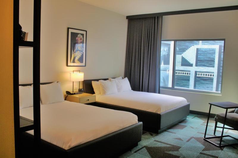 Gallery Studio Double Queen Bed Non-Smoking