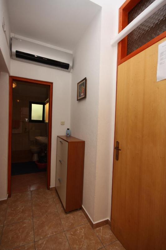 One-Bedroom Apartment with Terrace and Sea View image 2